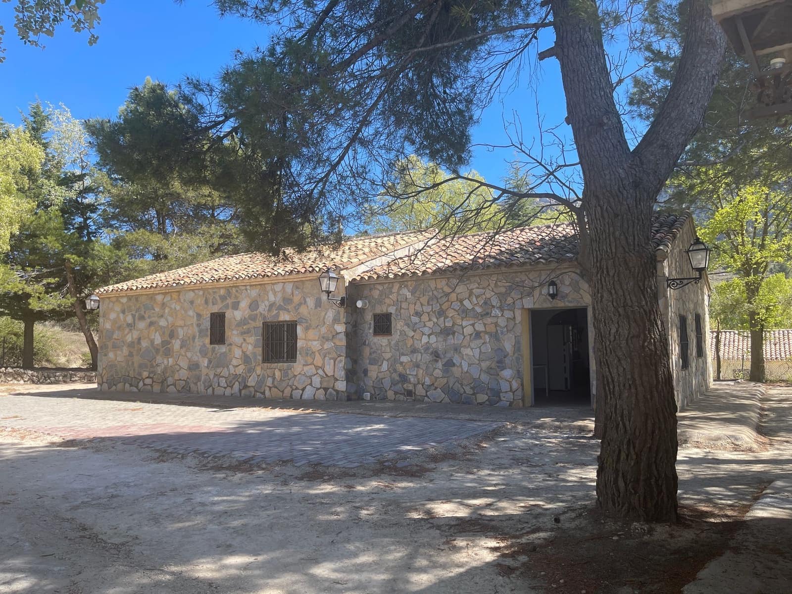 4 soveværelse Villa til salg i Confrides med garage - € 230.000 (Ref: 8315834)