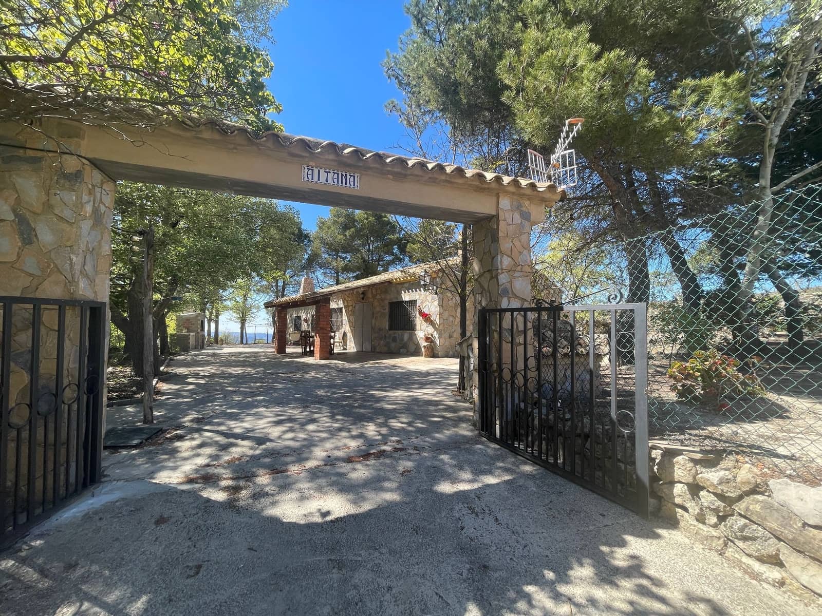 4 soveværelse Villa til salg i Confrides med garage - € 230.000 (Ref: 8315834)