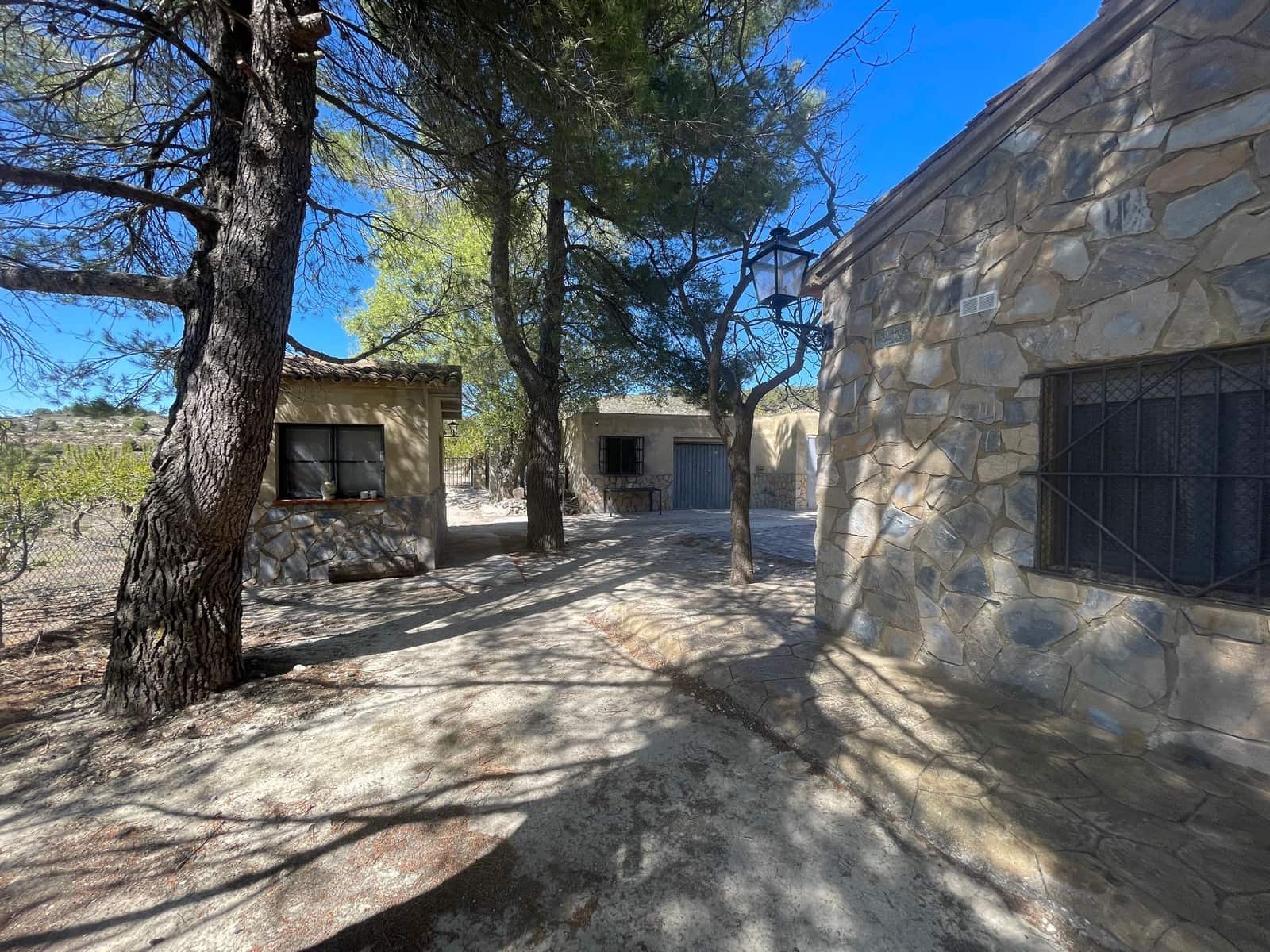 4 soveværelse Villa til salg i Confrides med garage - € 230.000 (Ref: 8315834)