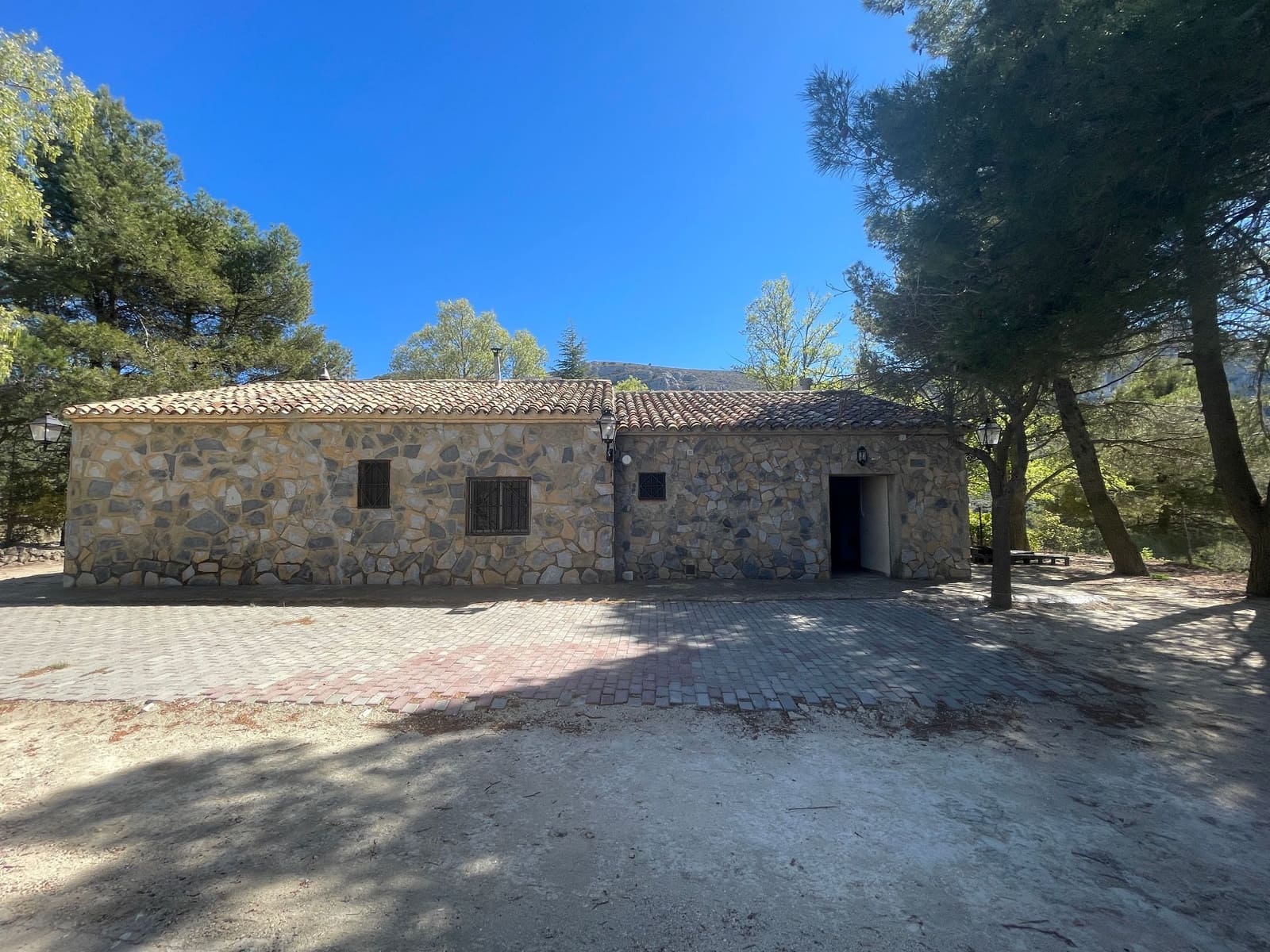 4 soveværelse Villa til salg i Confrides med garage - € 230.000 (Ref: 8315834)