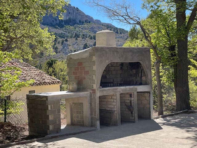 4 soveværelse Villa til salg i Confrides med garage - € 230.000 (Ref: 8315834)