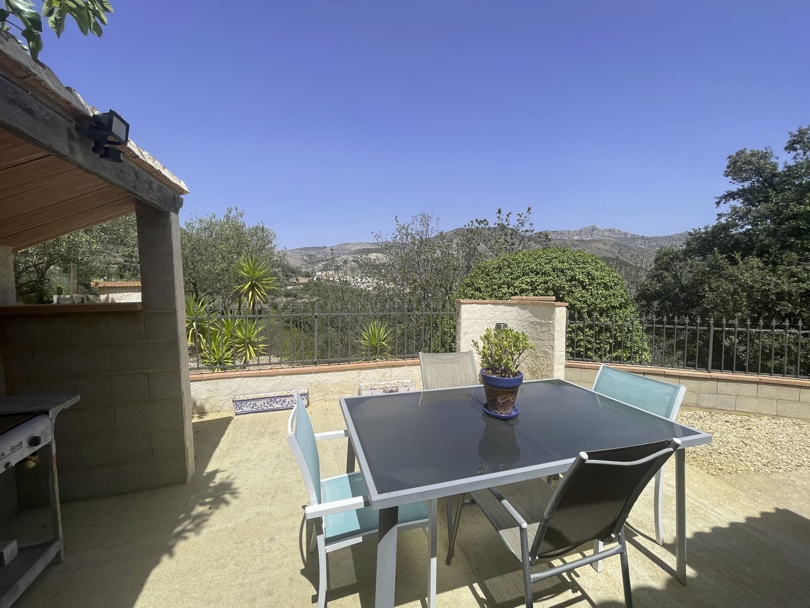 3 soveværelse Villa til salg i Confrides med garage - € 297.000 (Ref: 8438392)