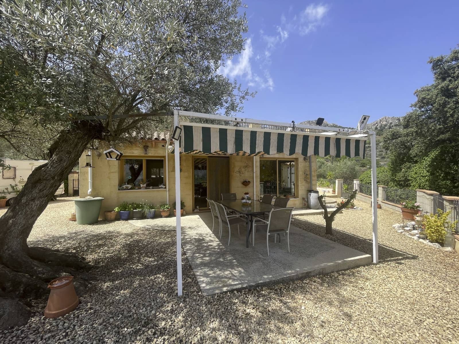 3 soveværelse Villa til salg i Confrides med garage - € 297.000 (Ref: 8438392)