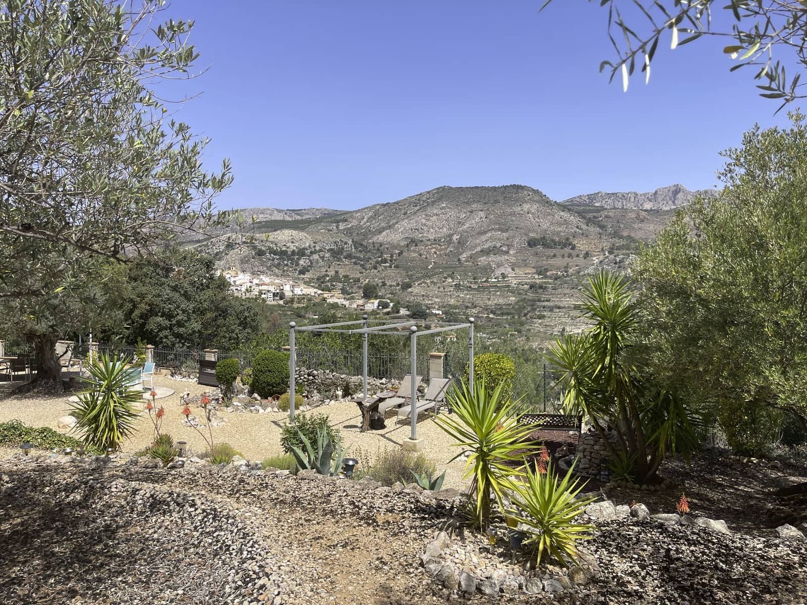 3 soveværelse Villa til salg i Confrides med garage - € 297.000 (Ref: 8438392)