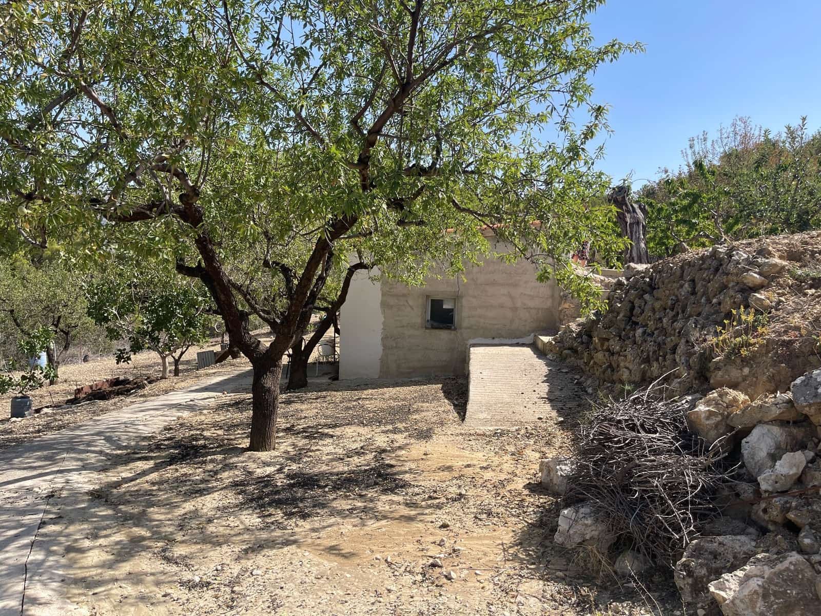 1 soveværelse Villa til salg i Confrides - € 150.000 (Ref: 8536321)