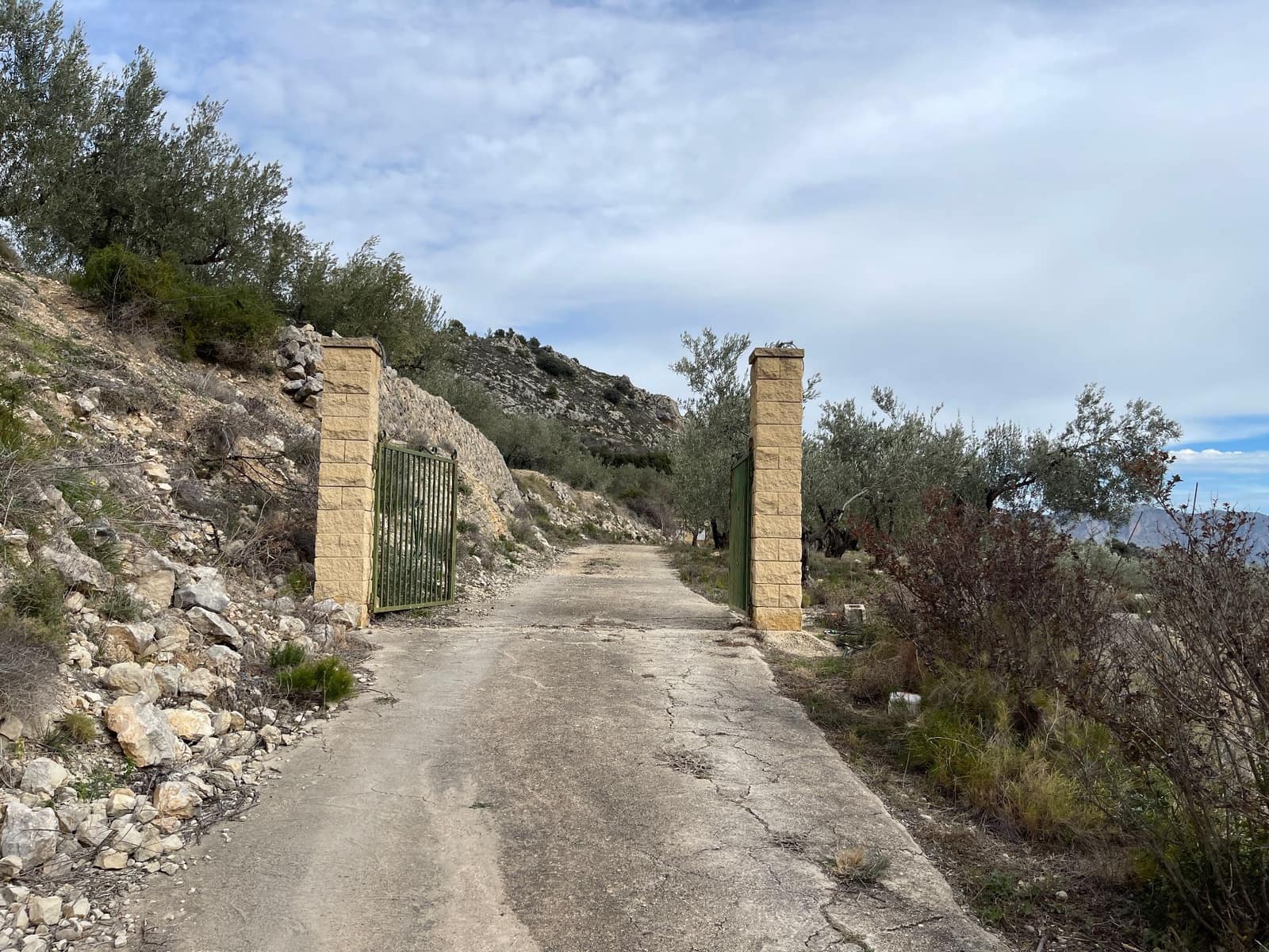 1 bedroom Villa for sale in Confrides with pool garage - € 150,000 (Ref: 8805880)