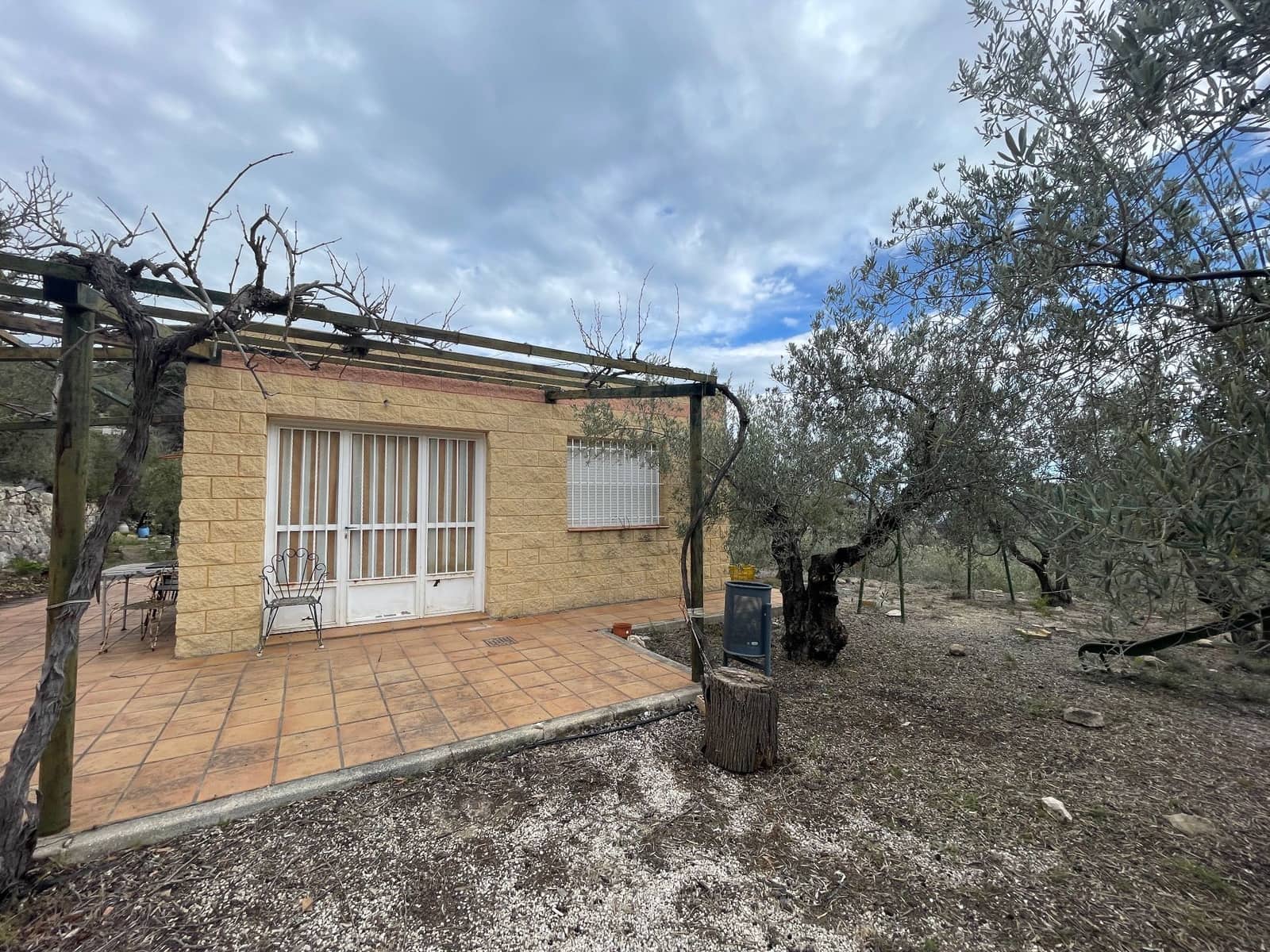 1 bedroom Villa for sale in Confrides with pool garage - € 150,000 (Ref: 8805880)