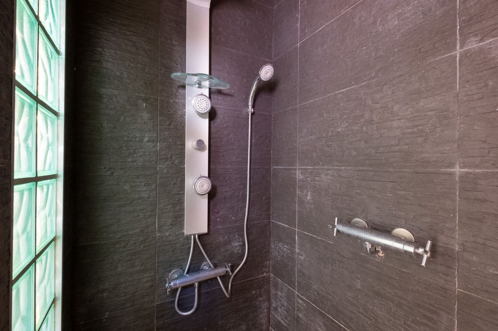 3 bedroom Villa for sale in Guadalest with pool - € 900,000 (Ref: 9447380)