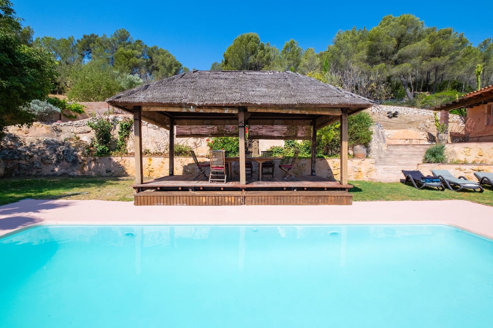 3 bedroom Villa for sale in Guadalest with pool - € 900,000 (Ref: 9447380)