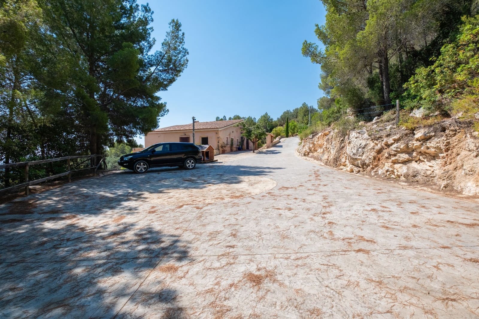 3 bedroom Villa for sale in Guadalest with pool - € 900,000 (Ref: 9447380)