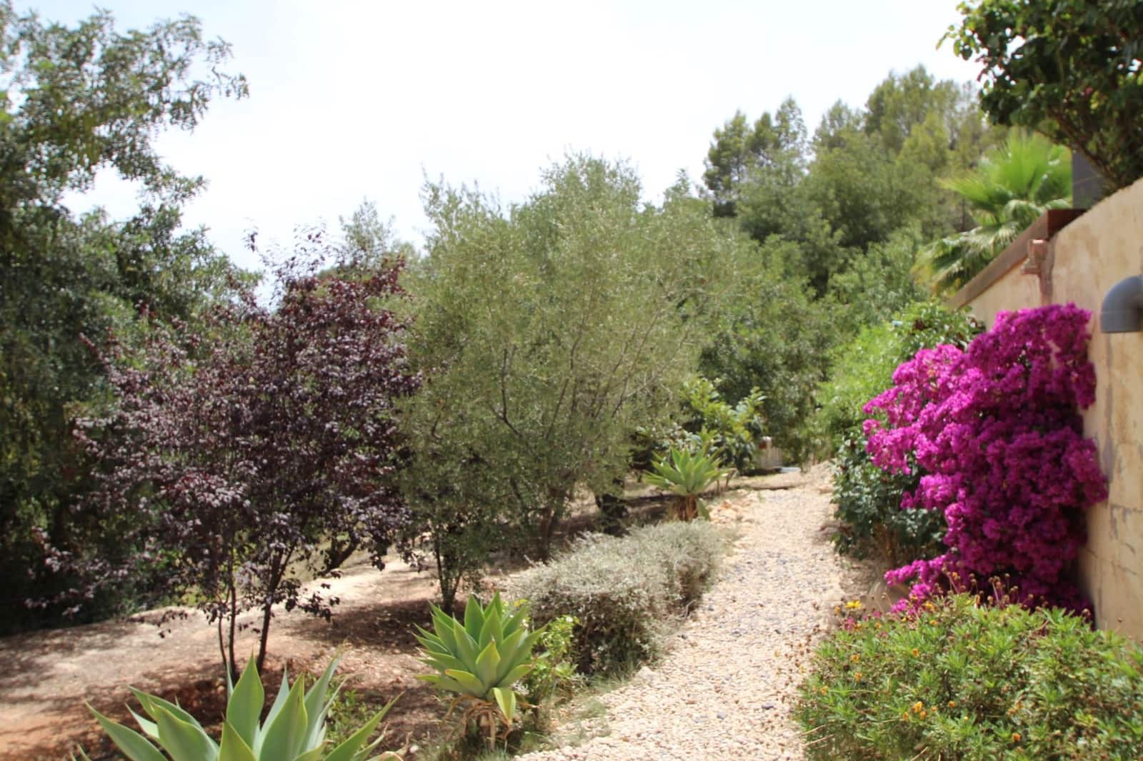 3 bedroom Villa for sale in Guadalest with pool - € 900,000 (Ref: 9447380)