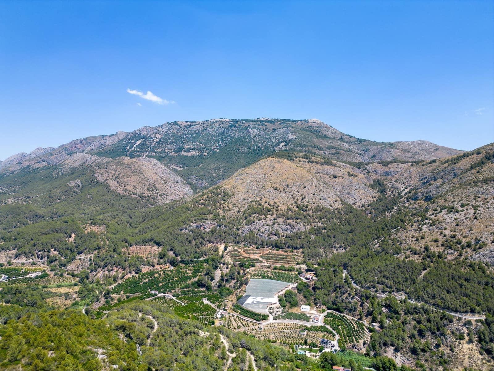 3 bedroom Villa for sale in Guadalest with pool - € 900,000 (Ref: 9447380)