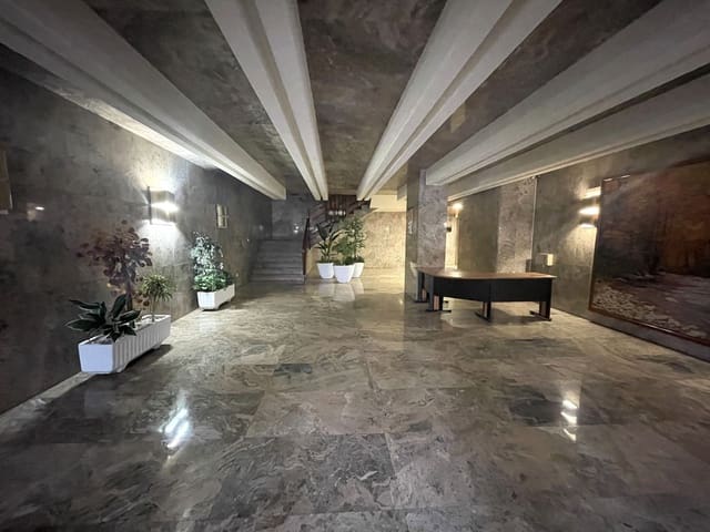 4 makuuhuone Huoneisto myytävänä paikassa Alicante kaupunki - 670 000 € (Ref: 9447382)