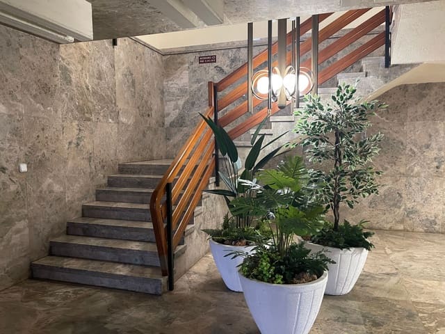 4 makuuhuone Huoneisto myytävänä paikassa Alicante kaupunki - 670 000 € (Ref: 9447382)