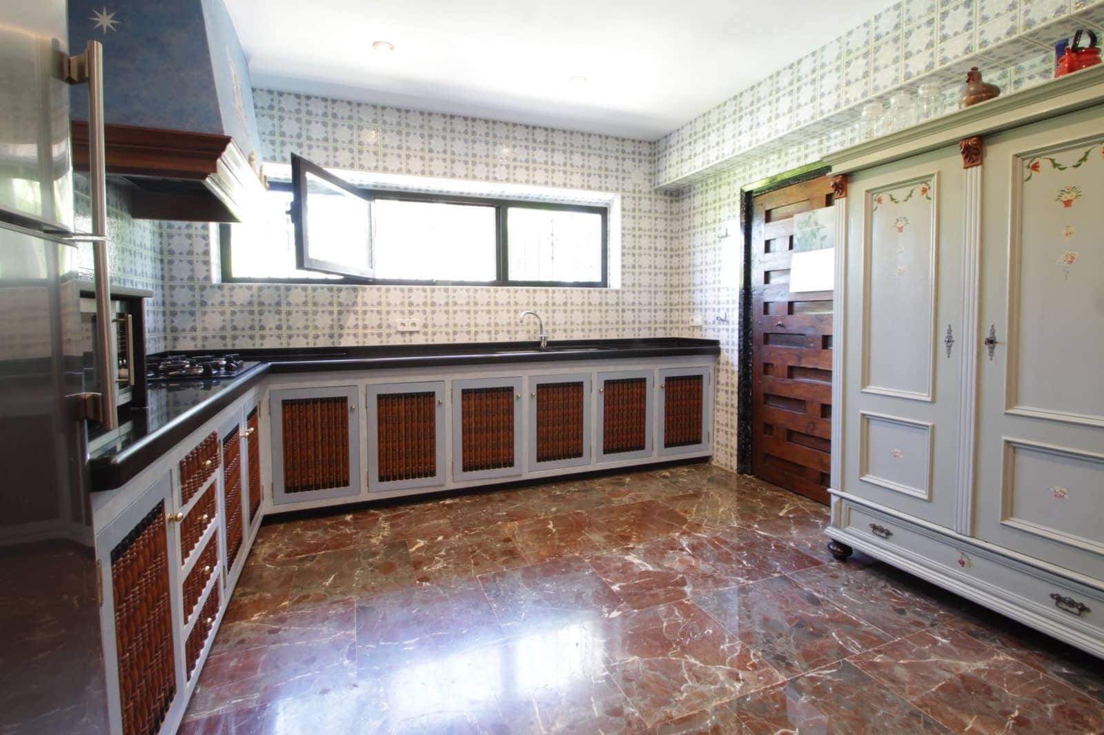 3 bedroom Villa for sale in Guadalest with garage - € 490,000 (Ref: 9518470)