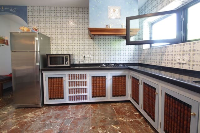 3 soveværelse Villa til salg i Guadalest med garage - € 490.000 (Ref: 9518470)