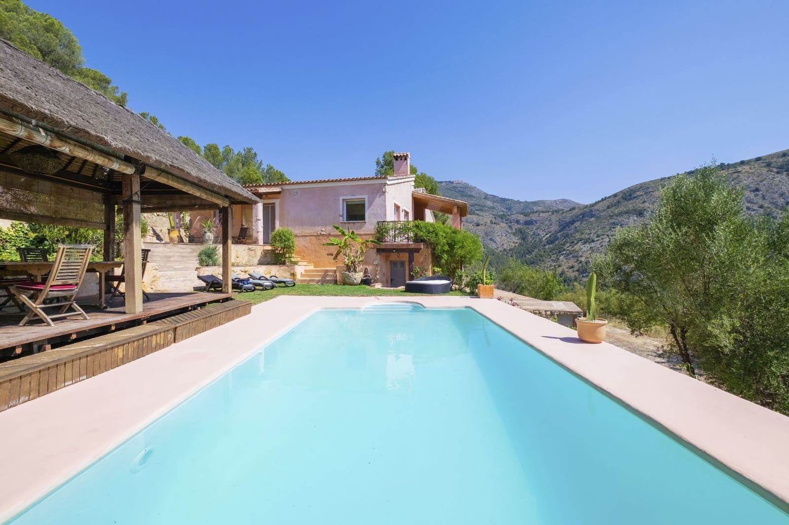 4 bedroom Villa for sale in Callosa d'En Sarria with pool garage - € 900,000 (Ref: 9745225)