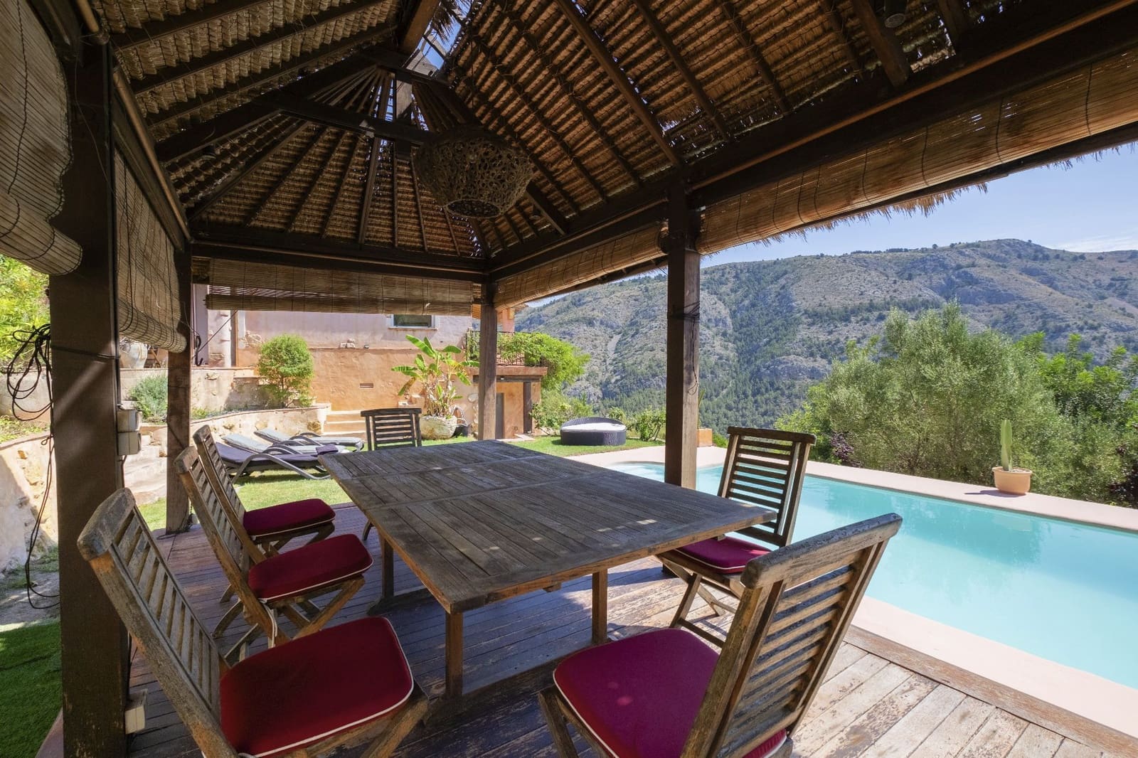 4 bedroom Villa for sale in Callosa d'En Sarria with pool garage - € 900,000 (Ref: 9745225)