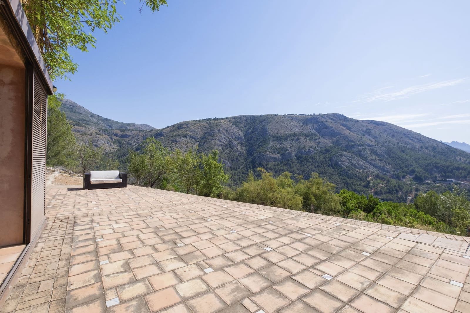 4 bedroom Villa for sale in Callosa d'En Sarria with pool garage - € 900,000 (Ref: 9745225)