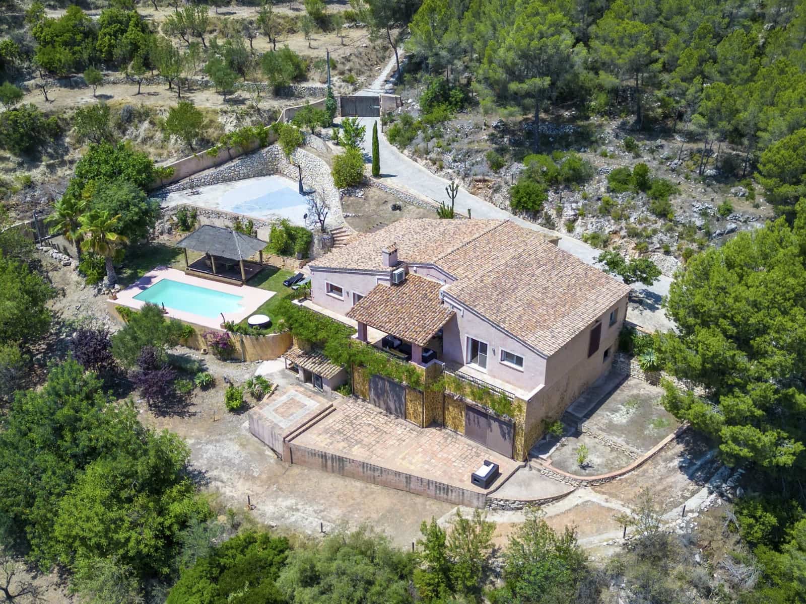 4 bedroom Villa for sale in Callosa d'En Sarria with pool garage - € 900,000 (Ref: 9745225)