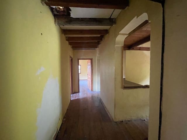 4 soveværelse Villa til salg i Sella - € 135.000 (Ref: 9943897)