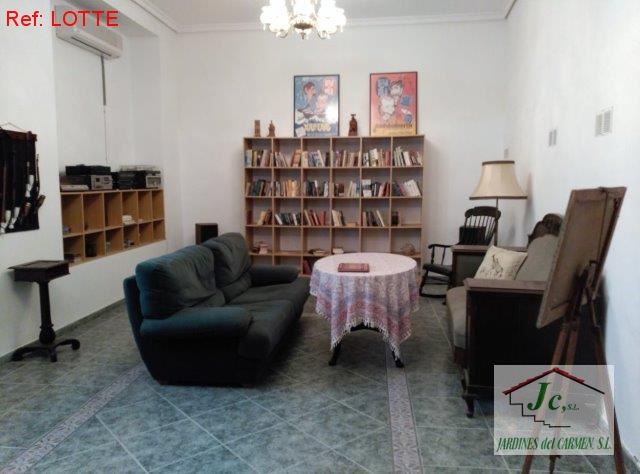 Casa de 5 habitaciones en Vélez-Málaga en venta - 380.000 € (Ref: 3673376)