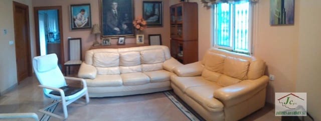 4 bedroom Beach Apartment for rent in Torre del Mar, Vélez-Málaga - € 1,000 (Ref: 4384961)