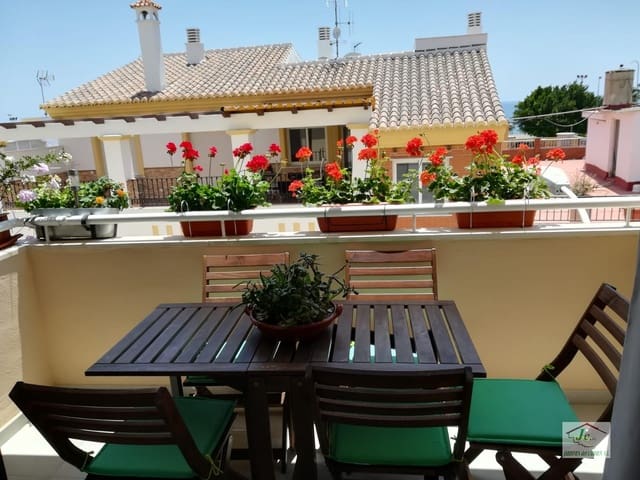 3 soverom Leilighet til leie i Torre del Mar, Vélez-Málaga med svømmebasseng garasje - € 800 (Ref: 4737422)