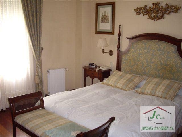 7 bedroom Villa for sale in Velez-Malaga with pool garage - € 1,190,000 (Ref: 5094348)