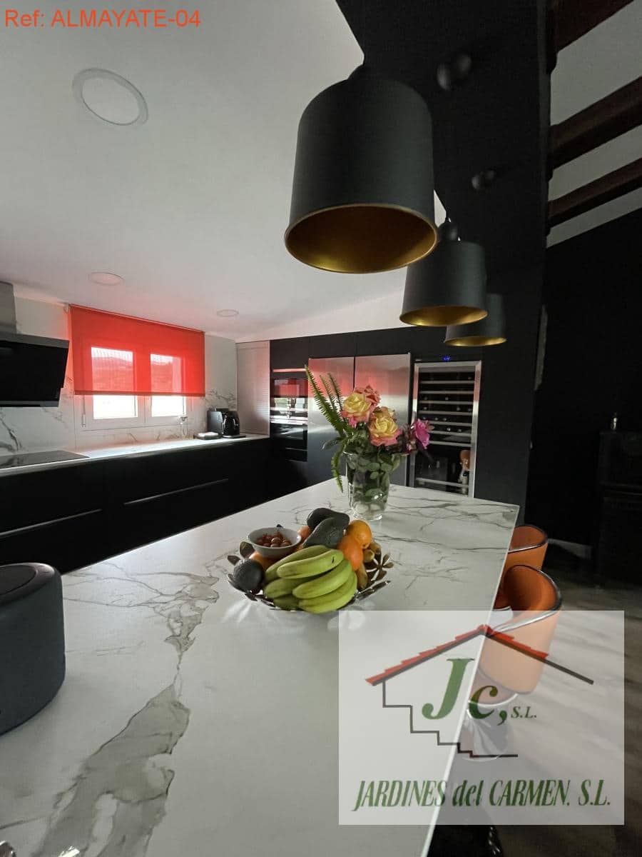 3 soveværelse Villa til salg i Almayate med swimmingpool garage - € 1.398.000 (Ref: 6350340)