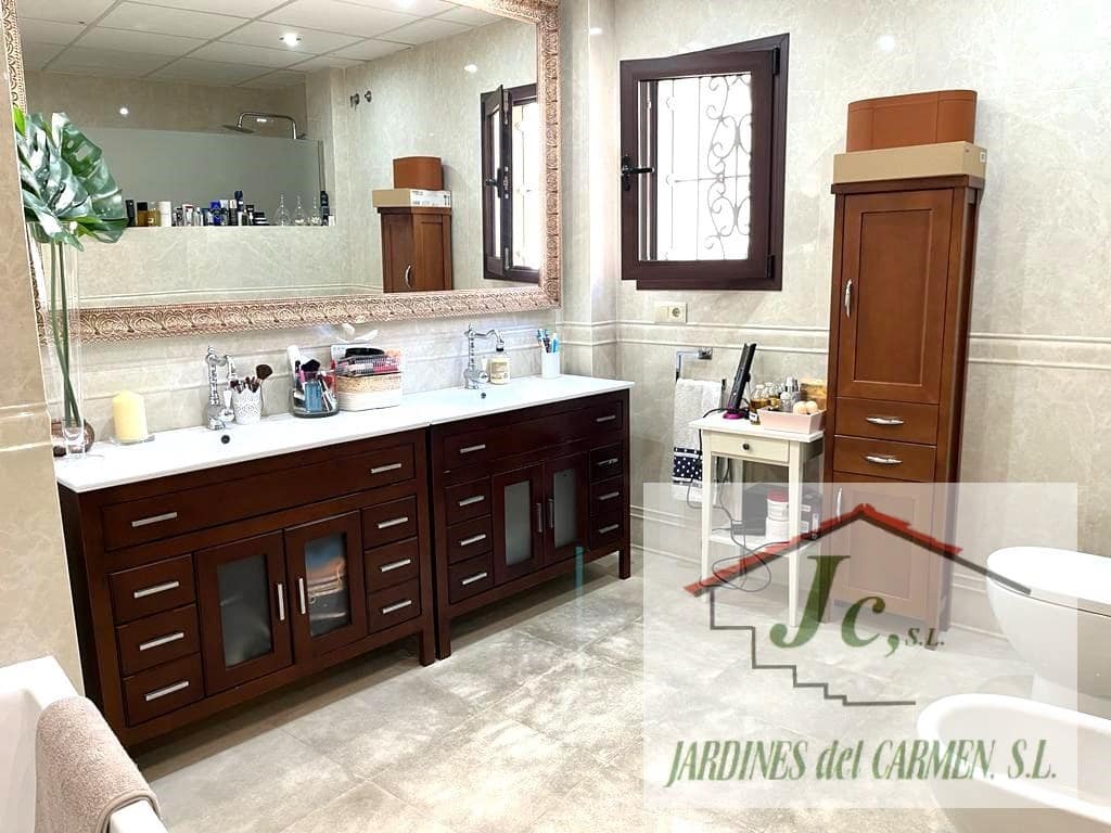 6 soveværelse Rækkehus til salg i Nerja - € 1.490.000 (Ref: 7431296)