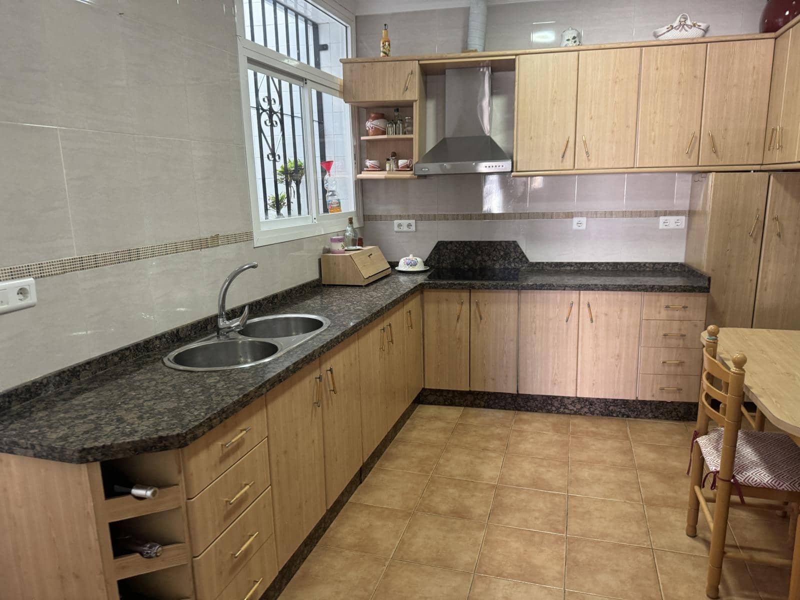 4 soverom Hus til salgs i Velez-Malaga med garasje - € 215 000 (Ref: 8461225)