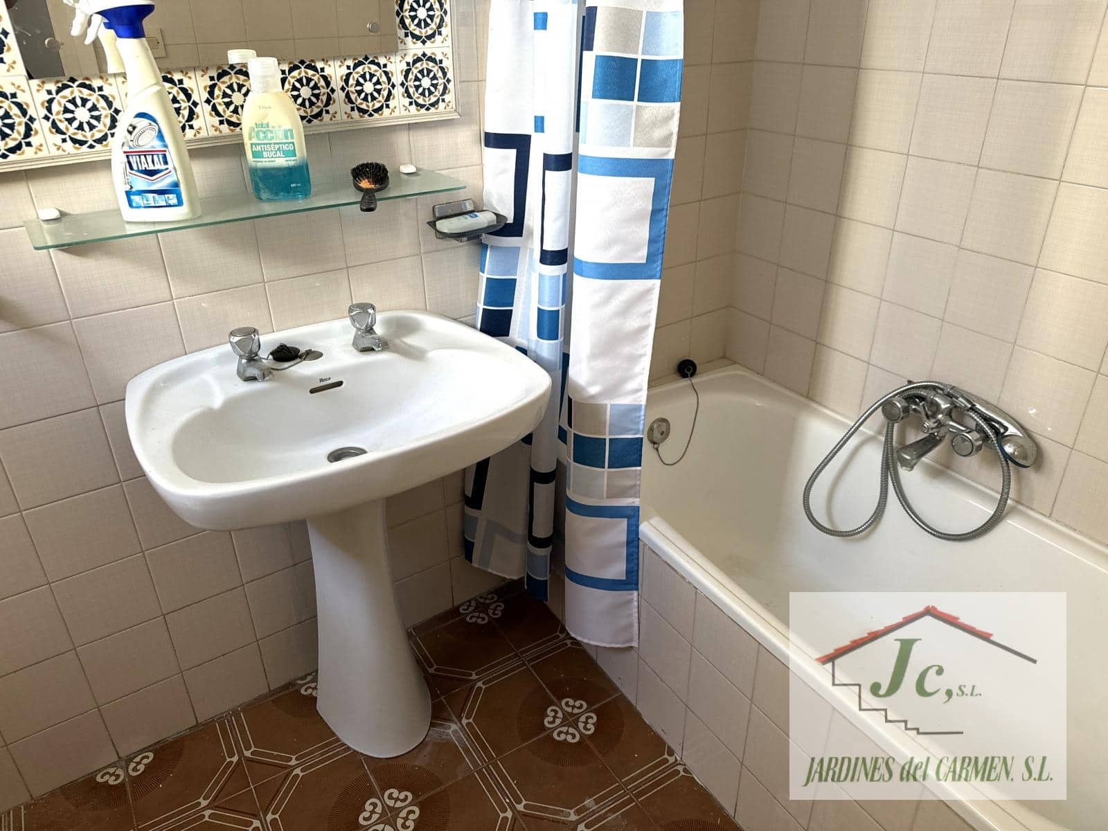 8 bedroom Townhouse for sale in Velez-Malaga - € 375,000 (Ref: 8894236)