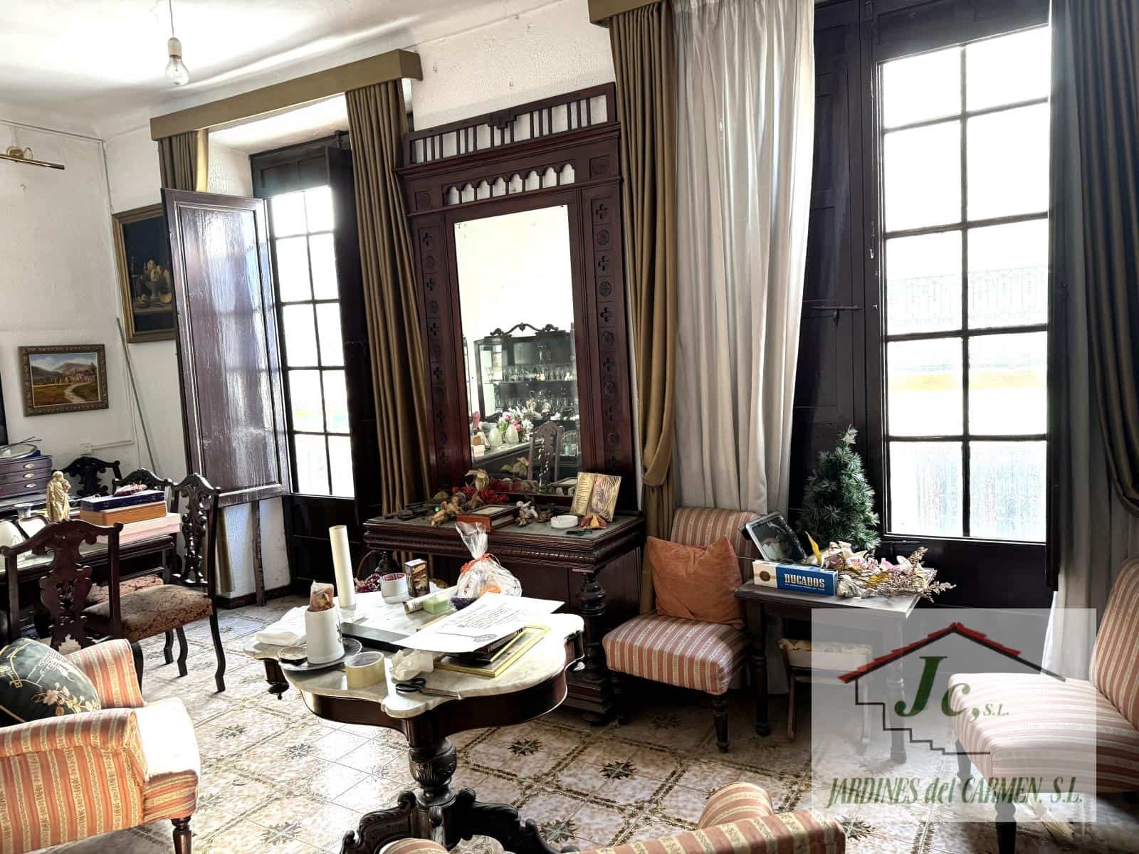 8 bedroom Townhouse for sale in Velez-Malaga - € 375,000 (Ref: 8894236)