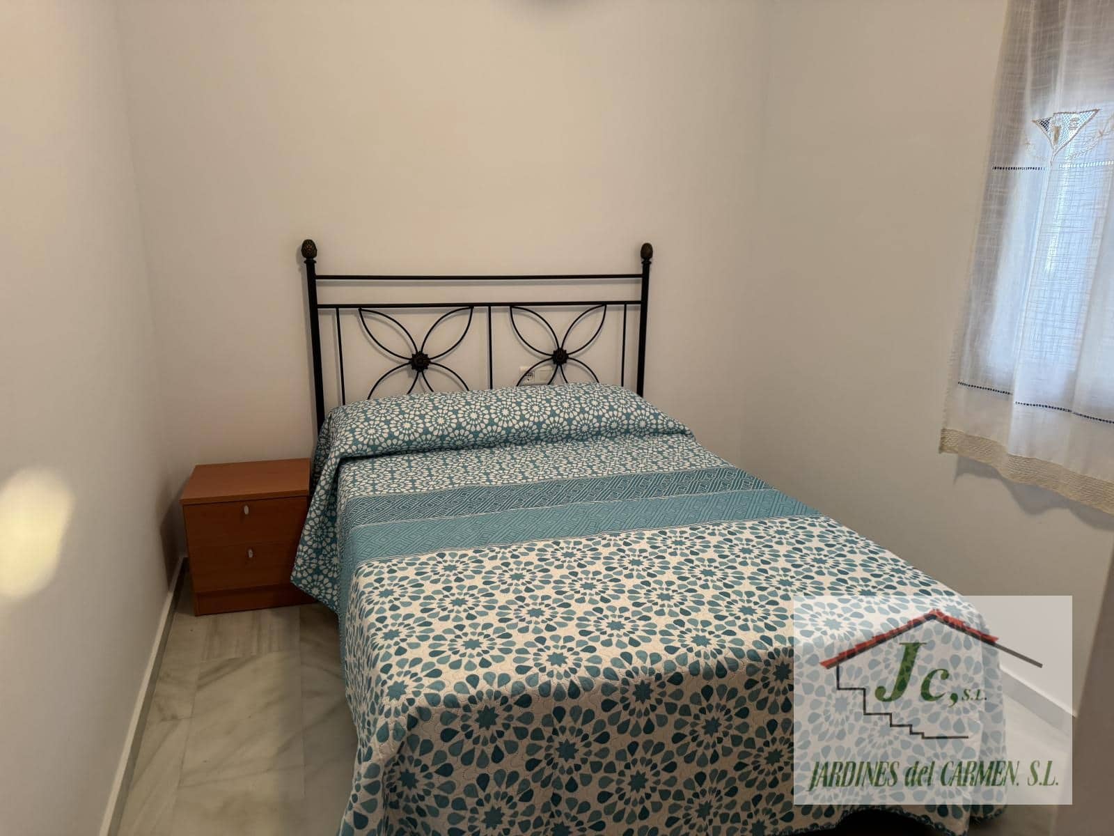 3 soveværelse Lejlighed til leje i Mezquitilla med swimmingpool garage - € 700 (Ref: 9148457)