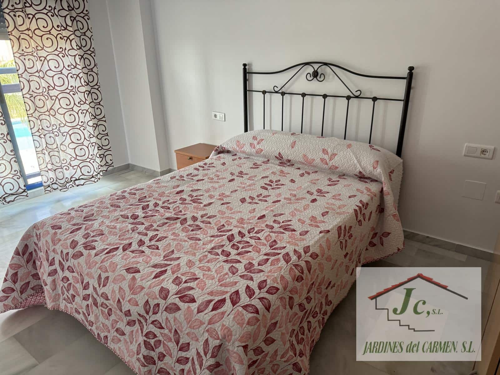 3 soveværelse Lejlighed til leje i Mezquitilla med swimmingpool garage - € 700 (Ref: 9148457)