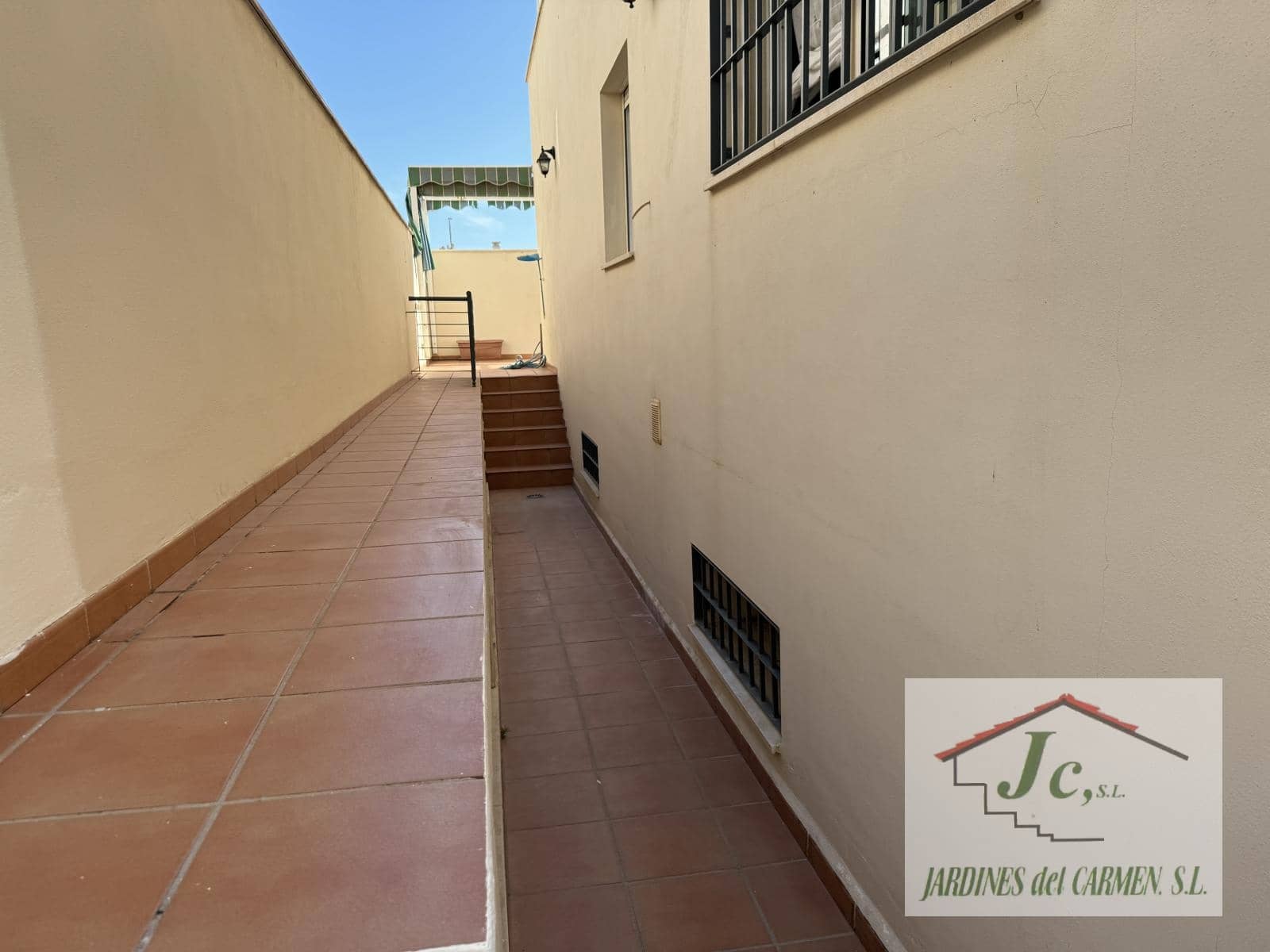 4 soveværelse Semi-Rækkehus til salg i Benajarafe med swimmingpool garage - € 499.000 (Ref: 9263920)