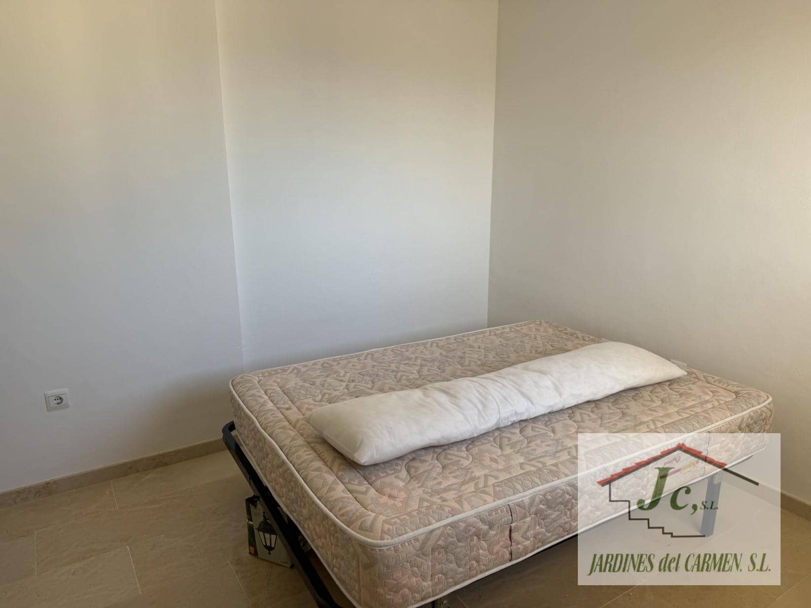 4 soveværelse Semi-Rækkehus til salg i Benajarafe med swimmingpool garage - € 499.000 (Ref: 9263920)