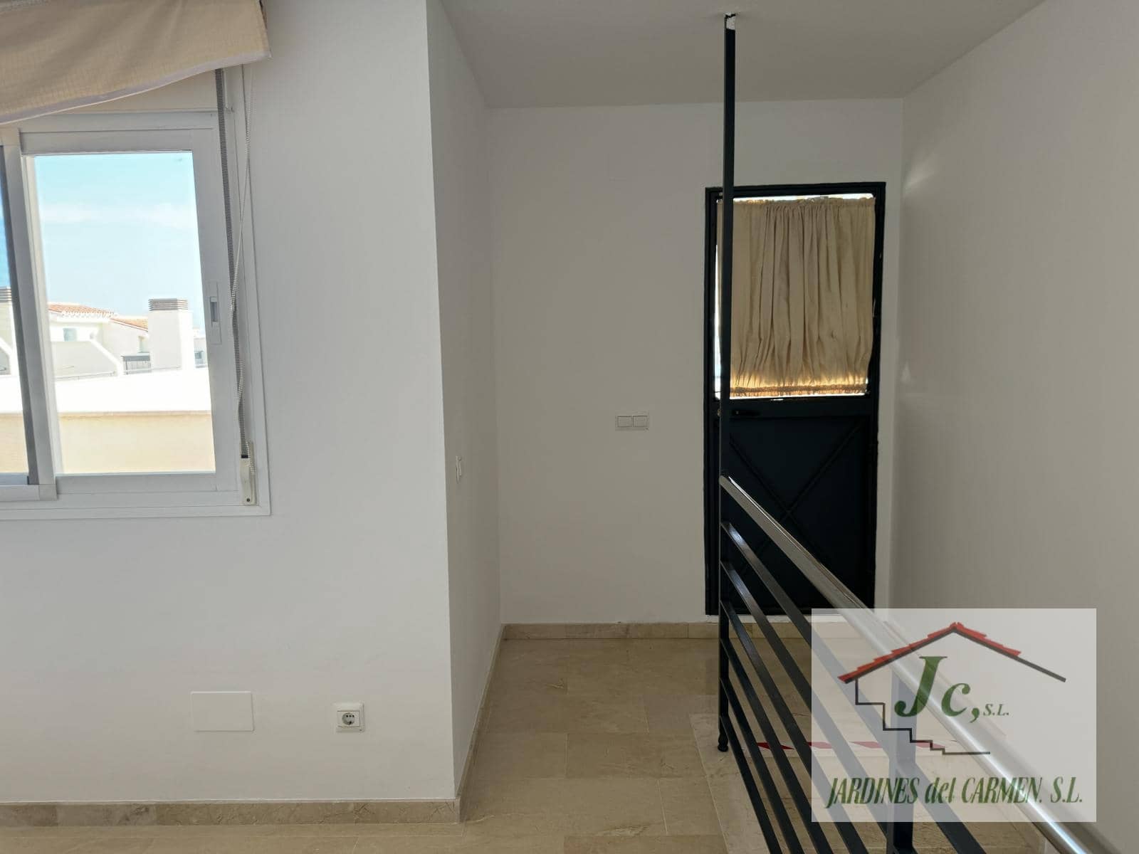 4 soveværelse Semi-Rækkehus til salg i Benajarafe med swimmingpool garage - € 499.000 (Ref: 9263920)