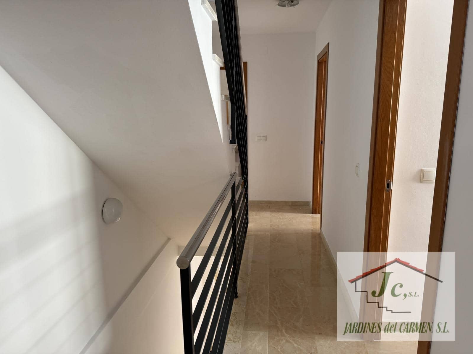 4 soveværelse Semi-Rækkehus til salg i Benajarafe med swimmingpool garage - € 499.000 (Ref: 9263920)