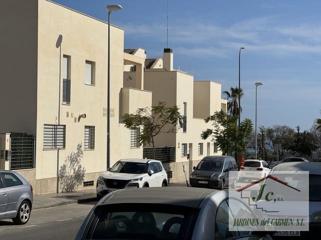 4 makuuhuone Paritalo myytävänä paikassa Benajarafe, Vélez-Málaga mukana uima-altaan 
autotalli - 499 000 € (Ref: 9263920)