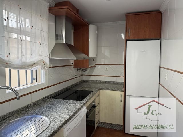 4 makuuhuone Paritalo myytävänä paikassa Benajarafe, Vélez-Málaga mukana uima-altaan 
autotalli - 499 000 € (Ref: 9263920)