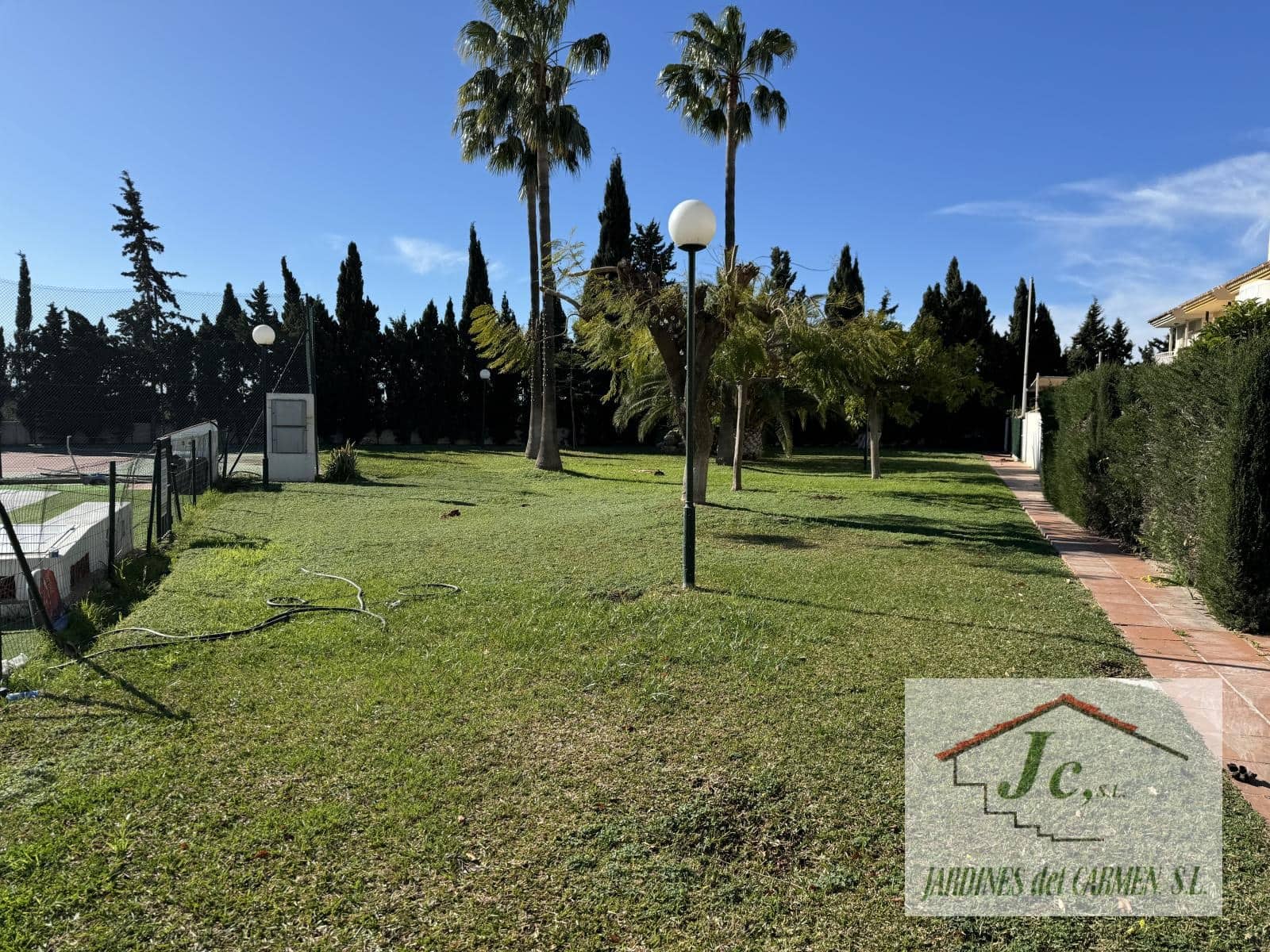 4 bedroom Townhouse for sale in Velez-Malaga with pool - € 525,000 (Ref: 9436529)