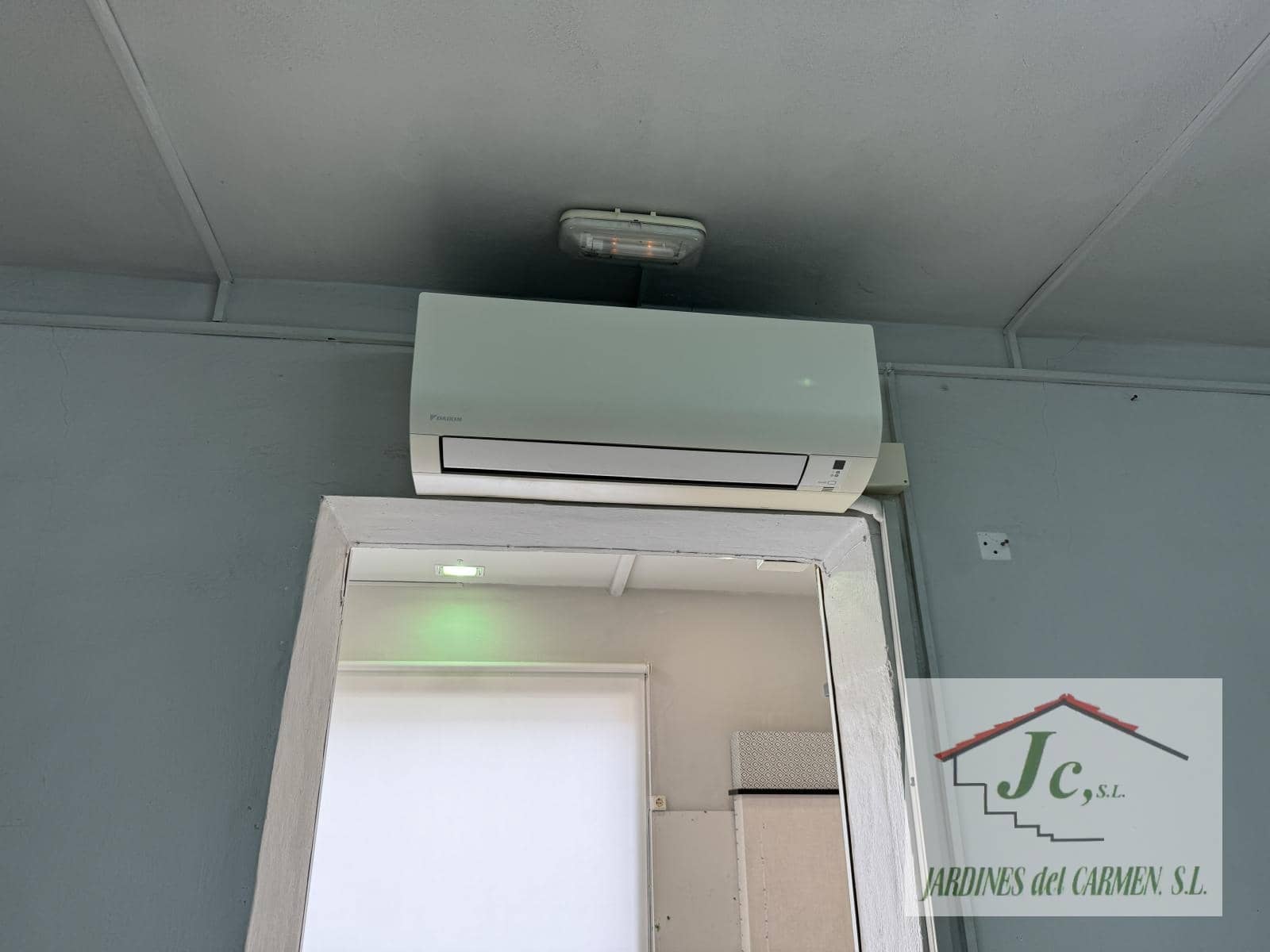 Commercial for rent in Velez-Malaga - € 650 (Ref: 9834706)