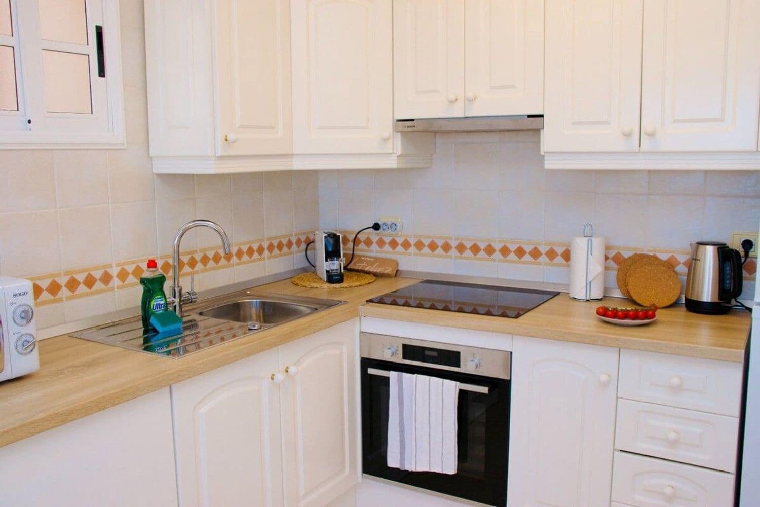 1 sypialnia Apartament na sprzedaż w Los Cristianos z basenem garażem - 330 000 € (Ref: 10007130)