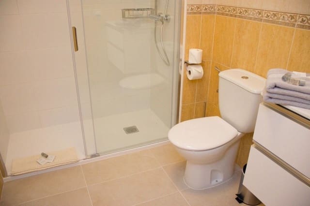 Apartamento de 1 habitación en Los Cristianos, Arona en venta con piscina garaje - 330.000 € (Ref: 10007130)