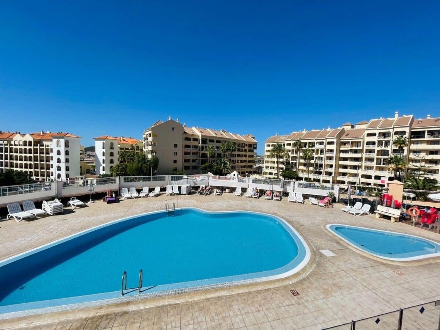 1 sypialnia Apartament na sprzedaż w Los Cristianos z basenem garażem - 330 000 € (Ref: 10007130)