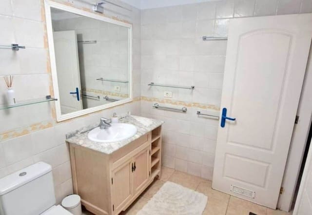 1 bedroom Apartment for sale in Playa de las Americas, Arona with pool garage - € 295,000 (Ref: 10015037)
