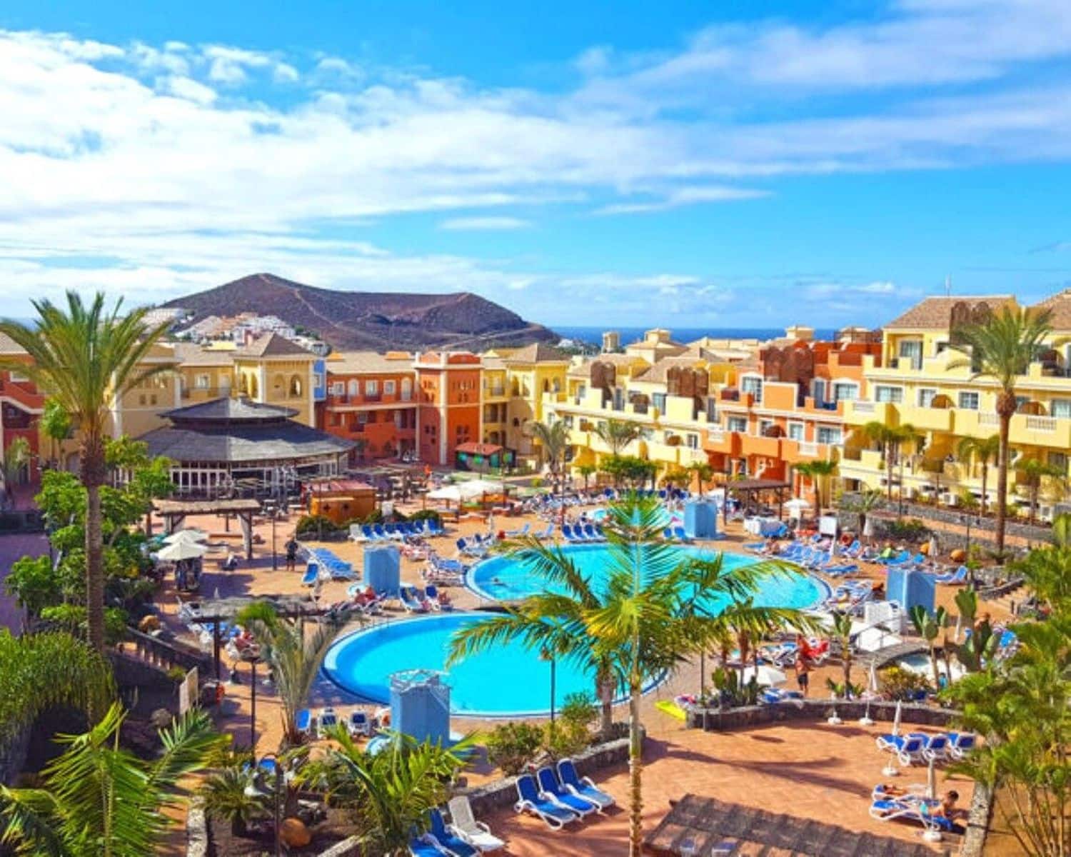 1 bedroom Apartment for sale in Playa de las Americas with pool garage - € 295,000 (Ref: 10015037)