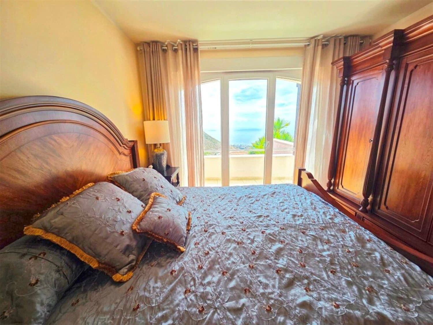 4 slaapkamer Villa te koop in Santa Cruz de Tenerife met zwembad garage - € 2.050.000 (Ref: 10077514)